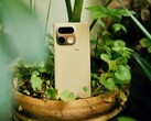A Realme 16 Pro Plus fényvisszaverő kameramodullal és különleges tapintással rendelkezik a hátlapon.