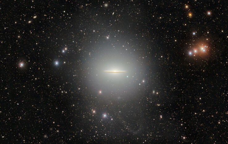 Egy új kép a Sombrero Galaxy és egy csillagfolyamról.