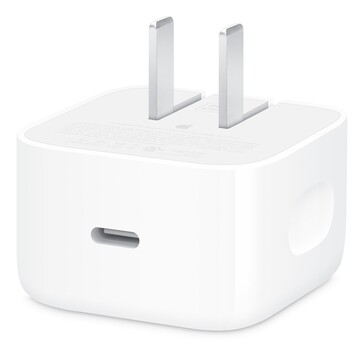 Az új dinamikus Apple 40W-os adapter az iPhone 17 és iPhone 17 Pro (Max) készülékeket mindössze 20 perc alatt 50%-os töltöttségi szintre képes feltölteni. (Kép forrása: Apple)
