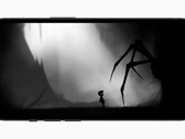 Apple Az Arcade játék Limbo a játékélményt mutatja be egy iPhone-on, kiemelve a Apple bővülő játék ökoszisztémáját (Kép forrása: Apple Newsroom)