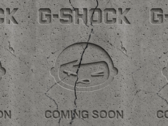 A teaser klip (a képen) repedezett cementet mutat, amelynek felületébe mindkét márka logóját belevésték, majd a "Coming Soon" feliratot (Kép forrása: G-Shock UK)