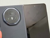 Honor felfedte a Honor Magic V3 (képünkön) utódjának bevezetési dátumát: 2025. június 18. (Kép forrása: Weibo)