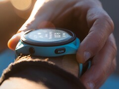 A Garmin plakátja, amely egy új óráról szóló pletykákat keltett, valójában a Forerunner 265 (a képen) eladását hirdette. (Kép forrása: Garmin)