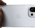A OnePlus 13s, egy kompakt zászlóshajó okostelefon. (Kép forrása: OnePlus)