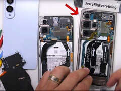 A Samsung 2,4 mm-t faragott le a Galaxy S25 Edge-ből, legalábbis a Galaxy S25 Ultra-hoz képest. (Kép forrása: JerryRigEverything)
