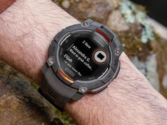 A Garmin Instinct 3 sorozatú okosórák (a képen) jelenleg a 10.26-os bétaverziót kapják. (Kép forrása: Garmin)