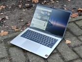 A Dell Pro 14 Plus képernyője egy kicsit túl halvány kültéri használatra (kép forrása: Benjamin Herzig)