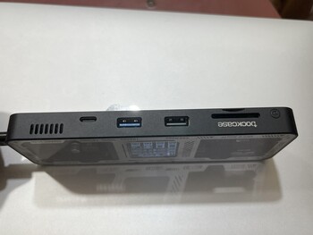 Dockcase 10-in-1 Hub Explorer Edition front I/O