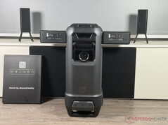 A szállítási terjedelem négy külső hangszóróból áll,...