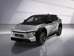 A Toyota felfrissíti a bZ4X elektromos SUV-t és új opciókat vezet be. (Kép forrása: Toyota)