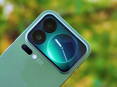 A Xiaomi 18 Pro sorozat AI-alapú hátsó kijelzőt kap (a képen a Xiaomi 17 Pro).