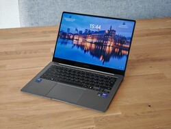 A Galaxy Book5 Pro egy tisztességes ultra-hordozható laptop