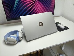 Gyenge AMD processzorral rendelkezik: HP OmniBook 3 17