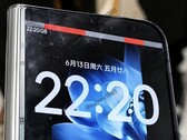 Úgy tűnik, hogy a kompaktabb és szélesebb Xiaomi Mix Fold 5 megjelent az első gyakorlati fotón, amelyen a HyperOS 4 fut.