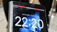 Úgy tűnik, hogy a kompaktabb és szélesebb Xiaomi Mix Fold 5 megjelent az első gyakorlati fotón, amelyen a HyperOS 4 fut.