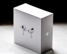 Apple Az AirPods hamarosan képes lesz az iPhone kamerájának vezérlésére és a zene szüneteltetésére, amikor a felhasználók elalszanak. (Kép forrása: Vasil Korzh)