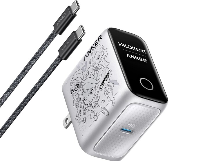 A töltőhöz egy 5ft hosszú, 240W-os USB-C–USB-C kábel tartozik