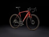 A Trek Domane+ SL karbon vázzal rendelkezik