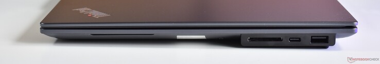 helyes: SD-kártyaolvasó, Thunderbolt 4, USB-A 3.2 Gen 2