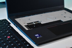 Lenovo ThinkPad T14 Gen 7: Billentyűzet eltávolítva
