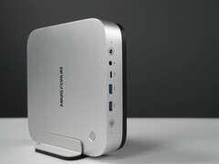 A Minisforum M2 Pro Mini PC csomagjában egy függőleges állvány található.