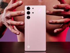 A RedMagic 10 Pro Mora Pink színben. (Kép forrása: RedMagic)