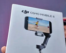 Az Osmo Mobile 8 kiskereskedelmi csomagolása megtartja a korábbi DJI okostelefonos kamerakardonok egyszerű kialakítását. (Kép forrása: Camera Joint)