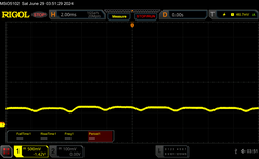 PWM: 6/10 fényerő, ~360 Hz (DC Dimming)
