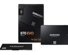Samsung 870 EVO SATA 2,5 hüvelykes szilárdtest-meghajtó a képen a kiskereskedelmi csomagolás mellett (Kép forrása: Samsung)