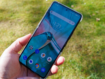 Asus Zenfone 12 Ultra kültéren
