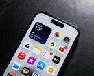 Egy kiszivárogtató szerint az iPhone 18 széria nem rendelkezik képernyő alatti FaceID-vel és kamerával. (Kép forrása: Omar Al-Ghosson via Unsplash)
