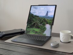 A ThinkBook Plus Gen6 16,7 hüvelykes OLED képernyővel rendelkezik 14 hüvelykes méretben (Kép forrása: Notebookcheck)