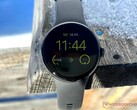 A Pixel Watch 4 egy kiszivárgás szerint új SOS funkciókat, valamint új funkciókat kínál majd a fitnesz szerelmeseinek. (Kép forrása: Notebookcheck)