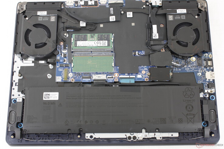 2026 Alienware 16X alaplap nem mutat jelentős változásokat