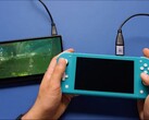 Egy módosított Nintendo Switch Lite játékmenetet ad ki HDMI-n keresztül egy külső kijelzőre (Kép forrása: Taki II via YouTube)