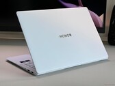 1 kg-os Ultrabook Arrow Lake és kiváló beviteli eszközökkel - Honor MagicBook Art 14 2025 felülvizsgálat
