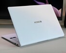 1 kg-os Ultrabook Arrow Lake és kiváló beviteli eszközökkel - Honor MagicBook Art 14 2025 felülvizsgálat