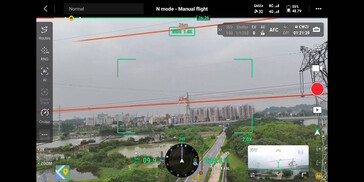 Itt egy nagyfeszültségű vezetéket észlelnek. (Kép forrása: DJI)