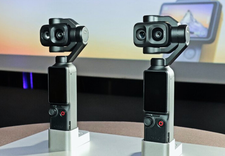 Egy pár DJI Osmo Pocket 4P kamera a Cannes-i kiállításon.