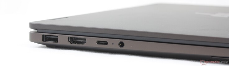 Bal oldalon: USB-A (10 Gbps), HDMI 2.1, USB-C 3.2 Gen. 2 (40 Gbps) DisplayPort 2.1-el és Power Delivery 3.1-el, 3,5 mm-es fejhallgató-csatlakozó