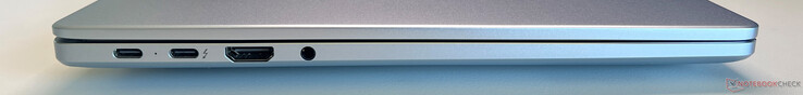Balra: Balra: USB-C 3.2 Gen.1 (5 Gbit/s, DisplayPort ALT mód, Power Delivery), USB-C 4.0 Thunderbolt 4 (40 Gbit/s, DisplayPort ALT mód, Power Delivery), HDMI 2.1 TMDS, 3,5 mm-es hangforrás