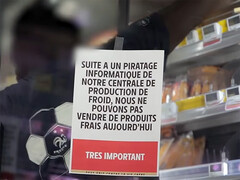 Kibertámadásról szóló közlemény egy francia szupermarketben