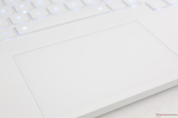 A Clickpad hangos és kielégítően éles, amikor megnyomja a kis felülete ellenére is