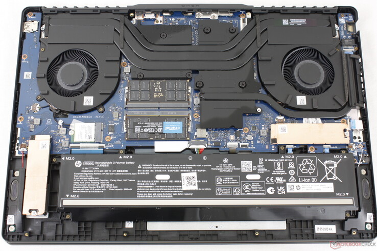 Omen 17z belső részek