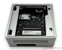 A Minisforum Venus Series NAB9 a tokfedél nélkül