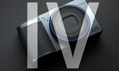 Ricoh GR IIIx kamera GR IV szöveg egymásra helyezve
