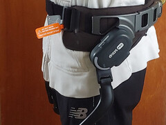 A motorokat a csípő fölé kell igazítani. (Kép forrása: Notebookcheck)