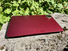 A nagy 12 hüvelykes Teclast T60 AI tablet sztereó hangszórókkal és 3,5 mm-es fejhallgató-csatlakozóval rendelkezik (Kép forrása: Notebookcheck)