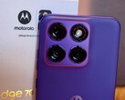 A Motorola Edge 70 Fusion két változatban, különböző méretű akkumulátorral és exkluzív Pantone színekkel kapható