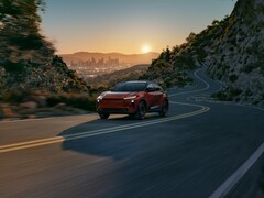 A Toyota 2026 C-HR (képünkön) akkumulátoros elektromos jármű. (Kép forrása: Toyota)